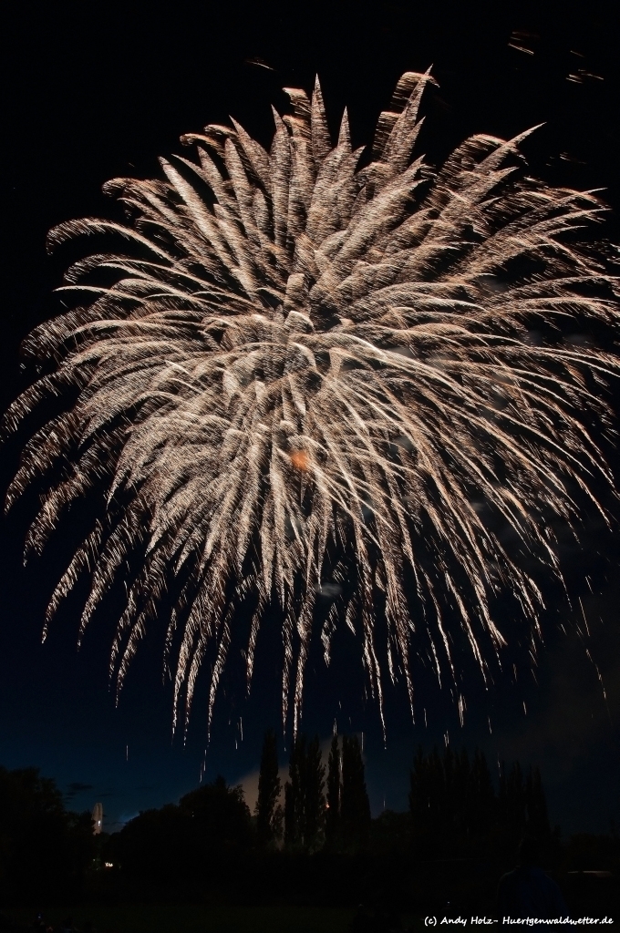 Brillantfeuerwerk und Kirmesstimmung der Dürner Annakirmes 2012