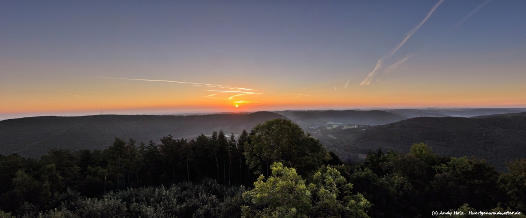 Traumhafter Sonnenaufgang am 07.09.2012 vom Krawutschketurm Bergstein aus