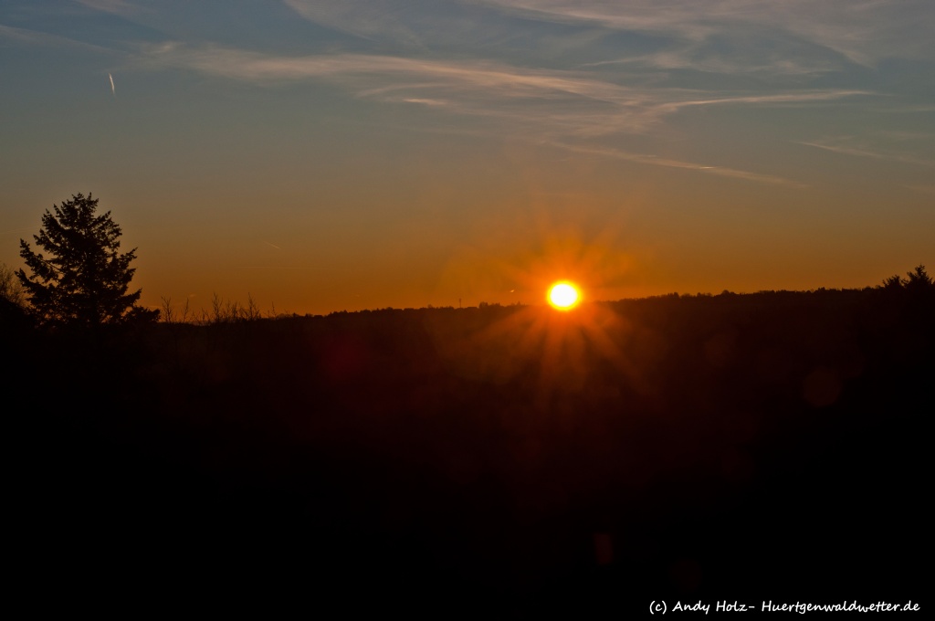 Sonnenaufgang über Nideggen-Schmidt am 16.01.2012