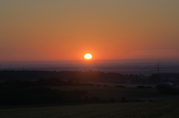 Sonnenaufgang zwischen Thum und Berg