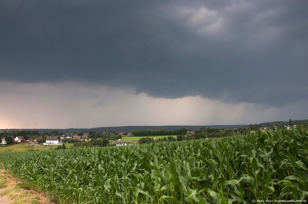 Schweres Gewitter mit Downburst über Hürtgenwald und dem Kalltal am 27.07.2012