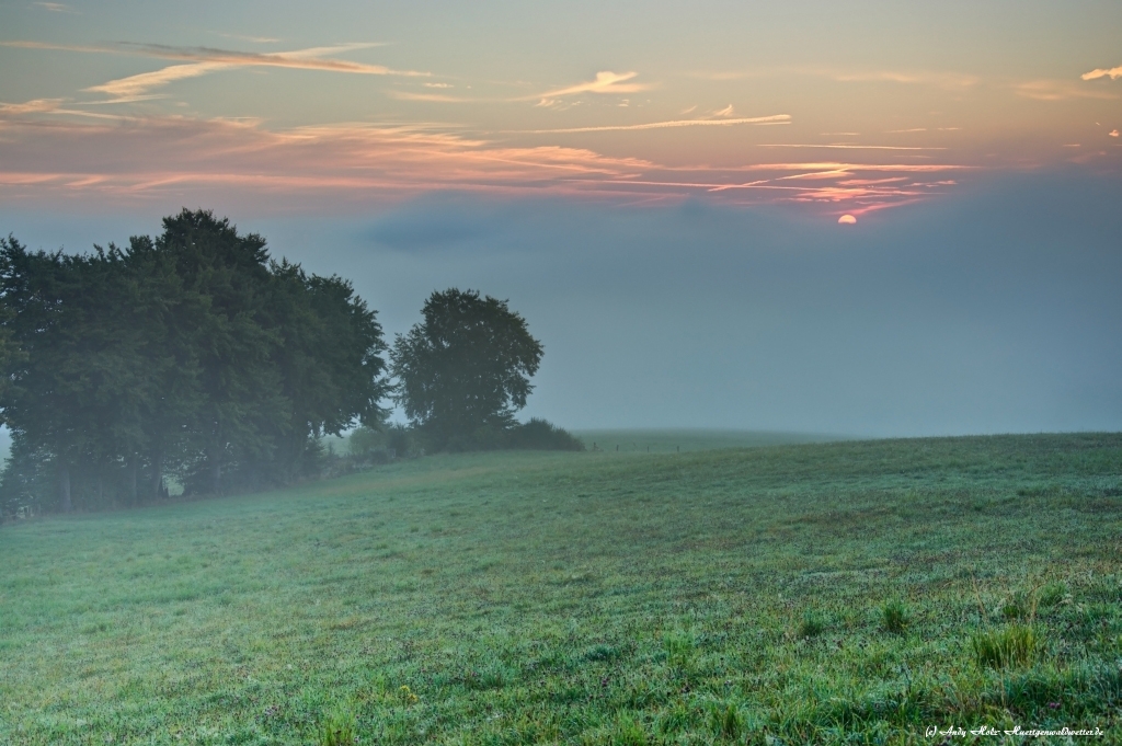 Traumhafter Sonnenaufgang über dem Nebel am Rursee (27.09.2013)