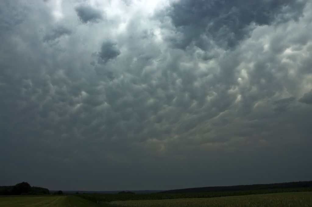 Mammaten und tolle Wolkenstrukturen nach kurzer Hitzewelle am 28.06.2011